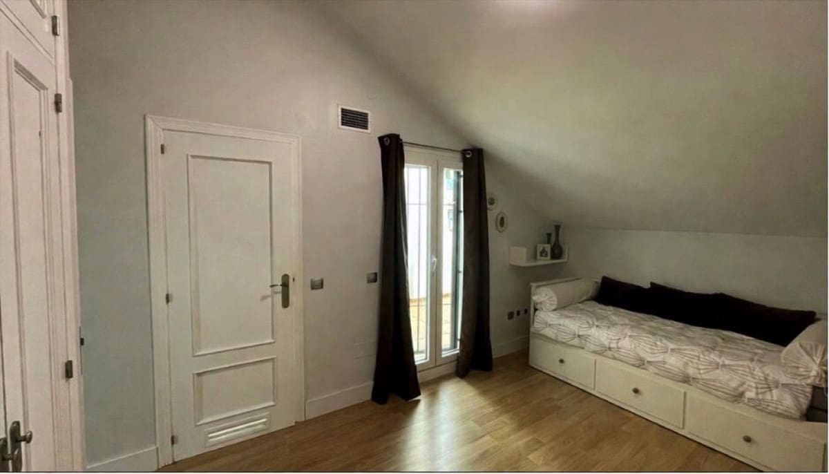 4 soveværelse Byhus til salg i Marbella med swimmingpool garage - € 840.000 (Ref: 9737035)