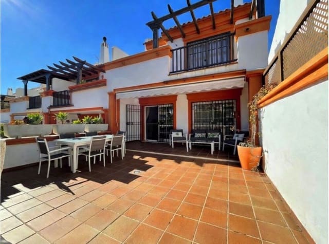4 soveværelse Byhus til salg i Marbella med swimmingpool garage - € 840.000 (Ref: 9737035)