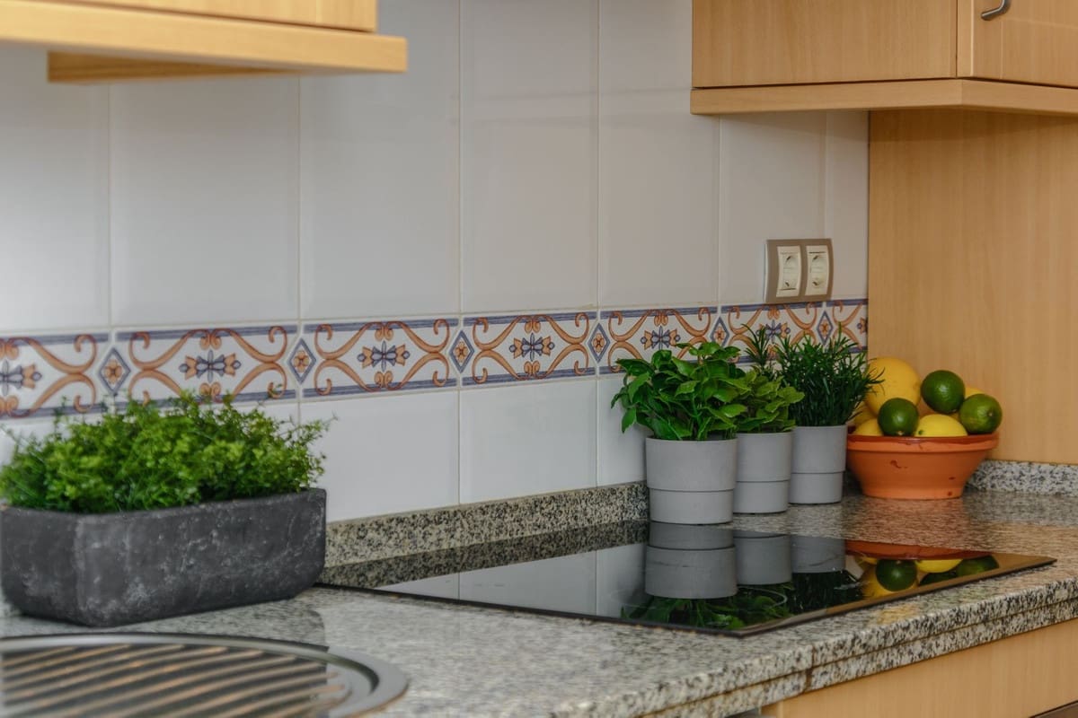 2 soverom Penthouse til salgs i La Duquesa / Puerto de la Duquesa med svømmebasseng garasje - € 295 000 (Ref: 9737055)