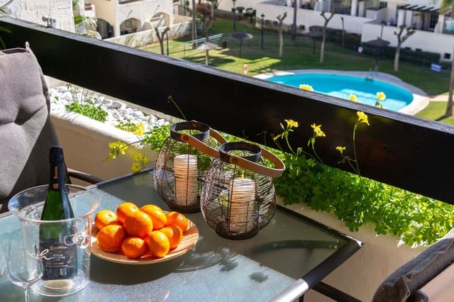 2 soveværelse Penthouse til salg i La Duquesa / Puerto de la Duquesa, Manilva med swimmingpool garage - € 295.000 (Ref: 9737055)