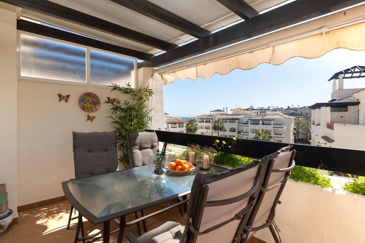 2 soverom Penthouse til salgs i La Duquesa / Puerto de la Duquesa med svømmebasseng garasje - € 295 000 (Ref: 9737055)