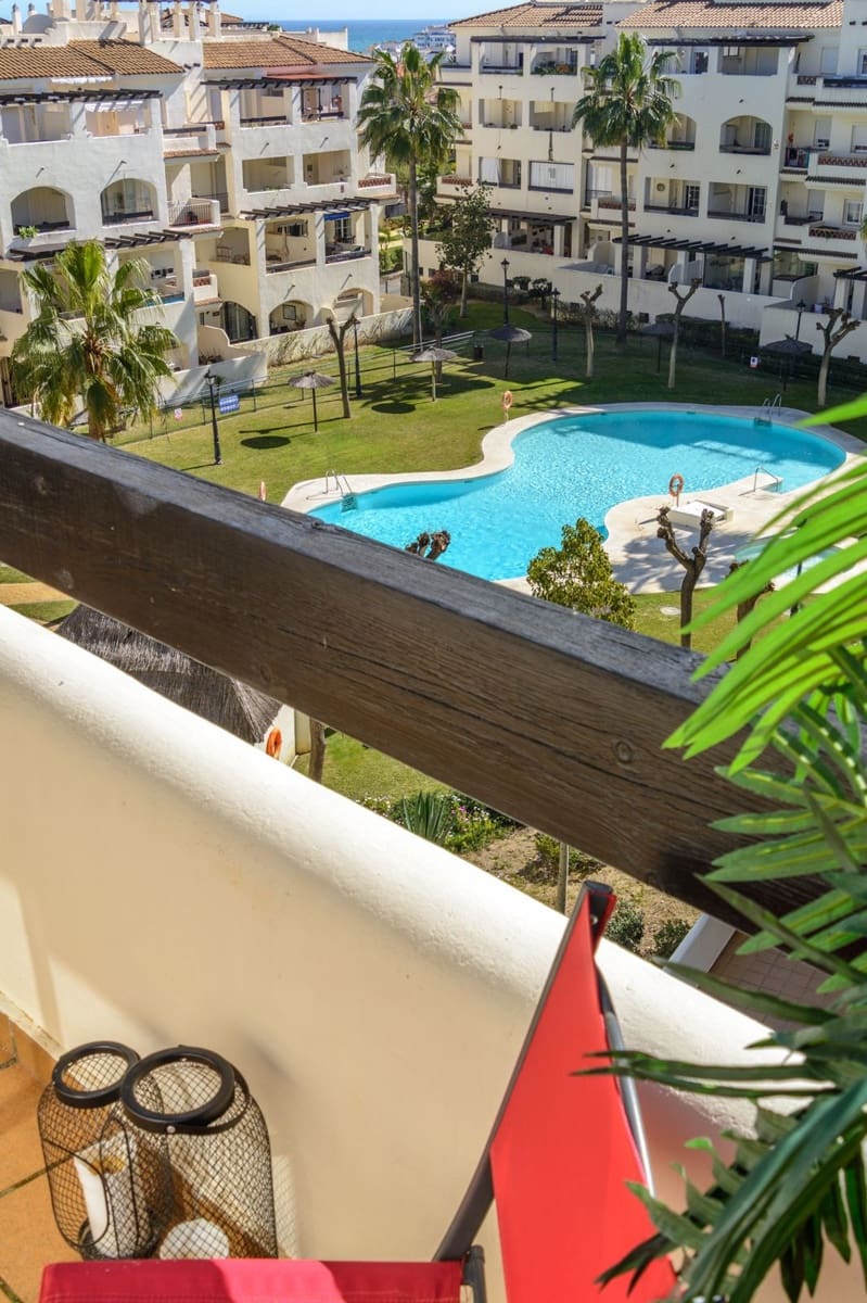 2 soverom Penthouse til salgs i La Duquesa / Puerto de la Duquesa med svømmebasseng garasje - € 295 000 (Ref: 9737055)