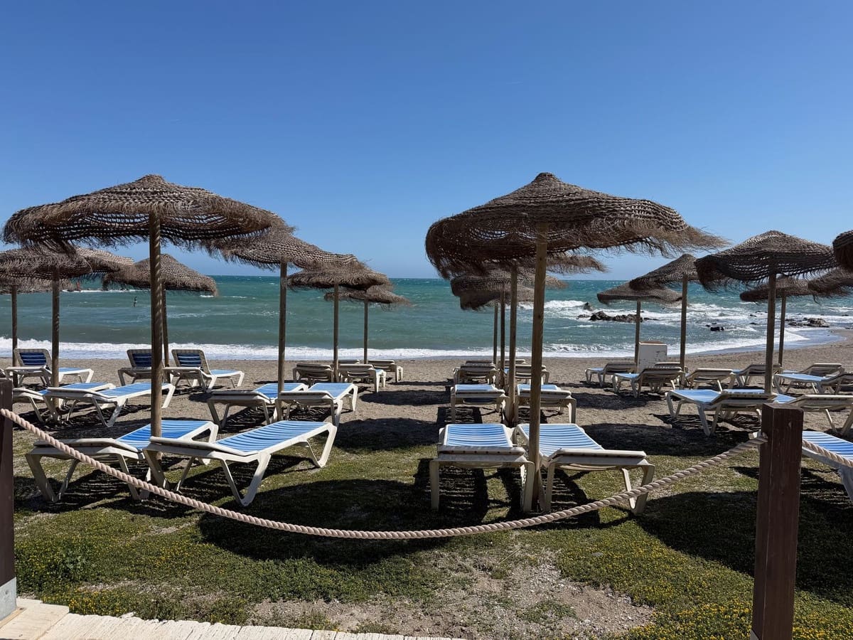 2 soverom Penthouse til salgs i La Duquesa / Puerto de la Duquesa med svømmebasseng garasje - € 295 000 (Ref: 9737055)