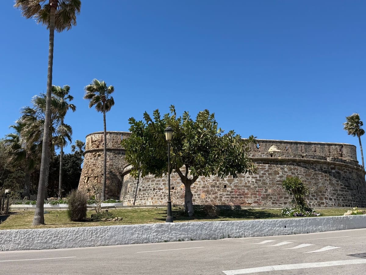 2 soverom Penthouse til salgs i La Duquesa / Puerto de la Duquesa med svømmebasseng garasje - € 295 000 (Ref: 9737055)