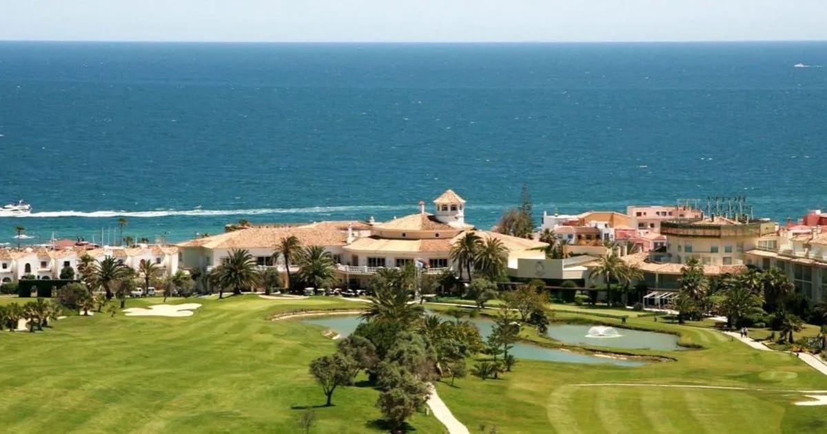 2 soverom Penthouse til salgs i La Duquesa / Puerto de la Duquesa med svømmebasseng garasje - € 295 000 (Ref: 9737055)