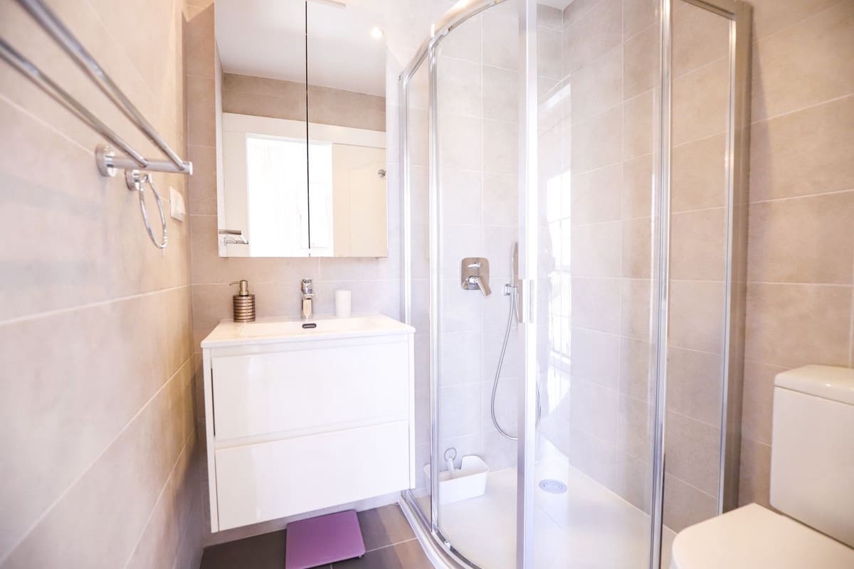 3 soverom Hus til salgs i Marbella med svømmebasseng garasje - € 569 000 (Ref: 9737107)