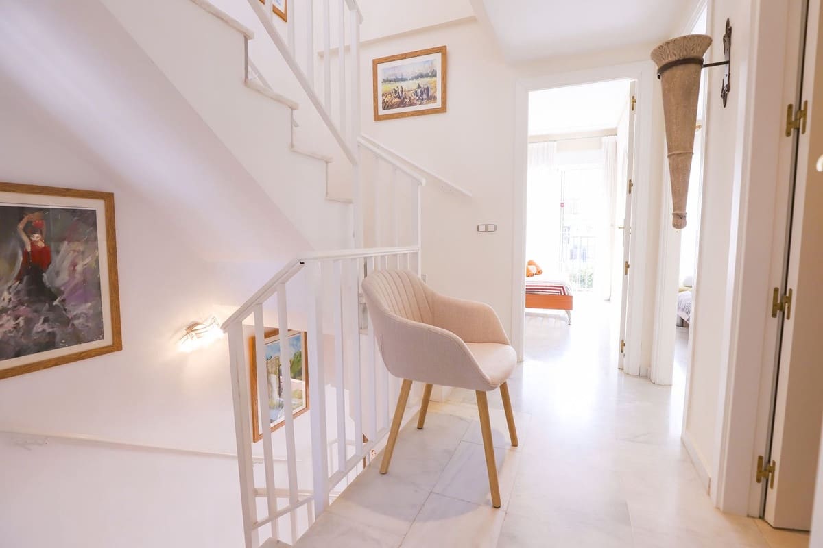 3 soverom Hus til salgs i Marbella med svømmebasseng garasje - € 569 000 (Ref: 9737107)