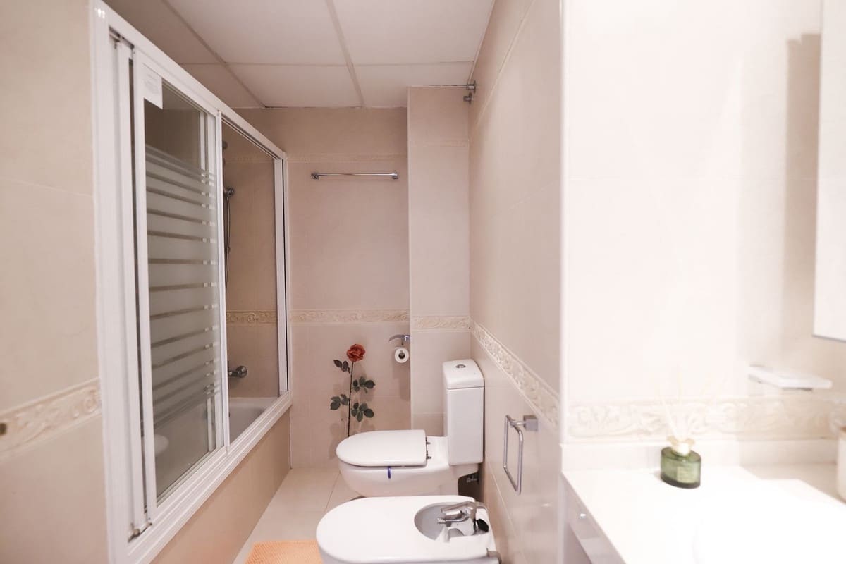 3 soverom Hus til salgs i Marbella med svømmebasseng garasje - € 569 000 (Ref: 9737107)