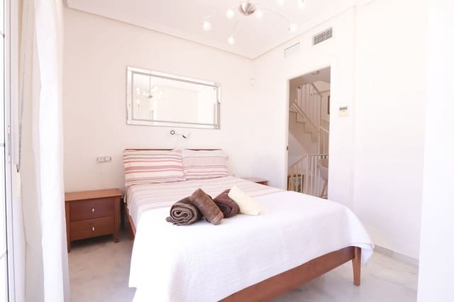 3 soverom Hus til salgs i Marbella med svømmebasseng garasje - € 569 000 (Ref: 9737107)