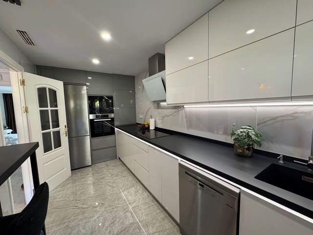 4 soverom Hus til salgs i Calahonda, Mijas med svømmebasseng garasje - € 620 000 (Ref: 9737134)