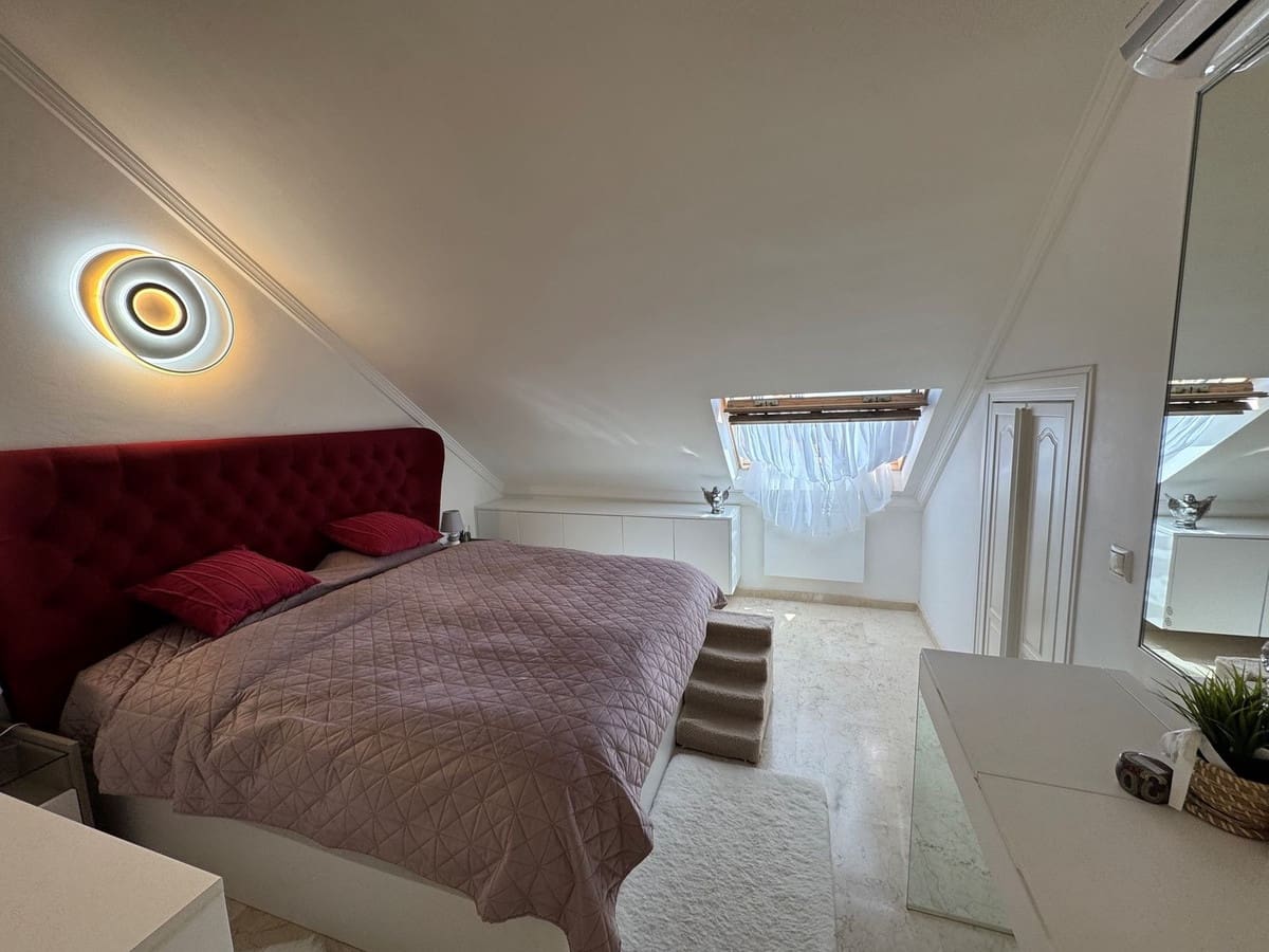 4 soverom Hus til salgs i Calahonda med svømmebasseng garasje - € 620 000 (Ref: 9737134)