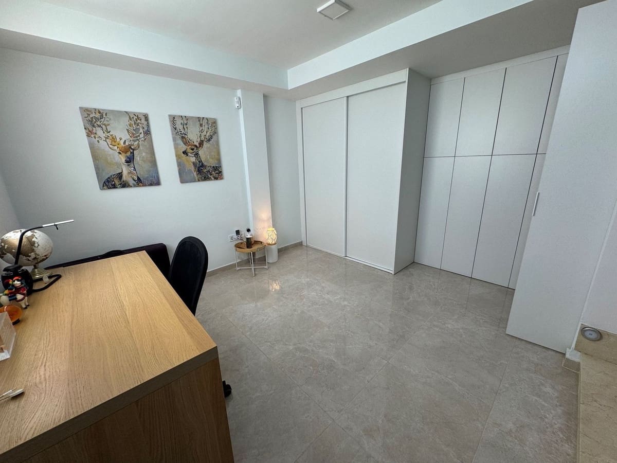 4 soverom Hus til salgs i Calahonda med svømmebasseng garasje - € 620 000 (Ref: 9737134)