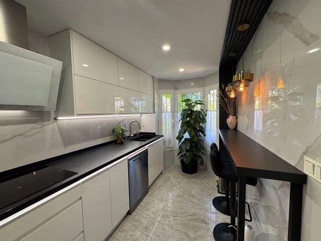 4 soverom Hus til salgs i Calahonda, Mijas med svømmebasseng garasje - € 620 000 (Ref: 9737134)