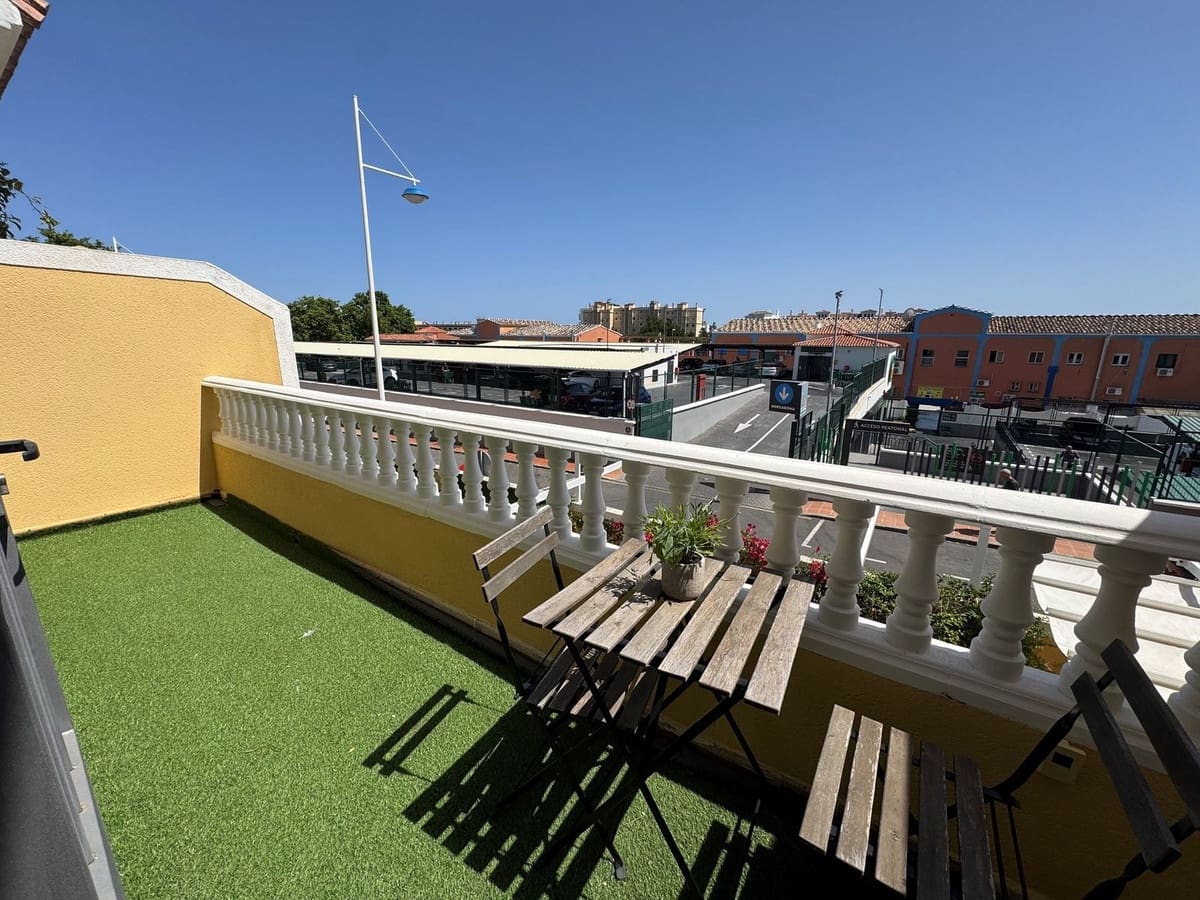 4 soverom Hus til salgs i Calahonda med svømmebasseng garasje - € 620 000 (Ref: 9737134)