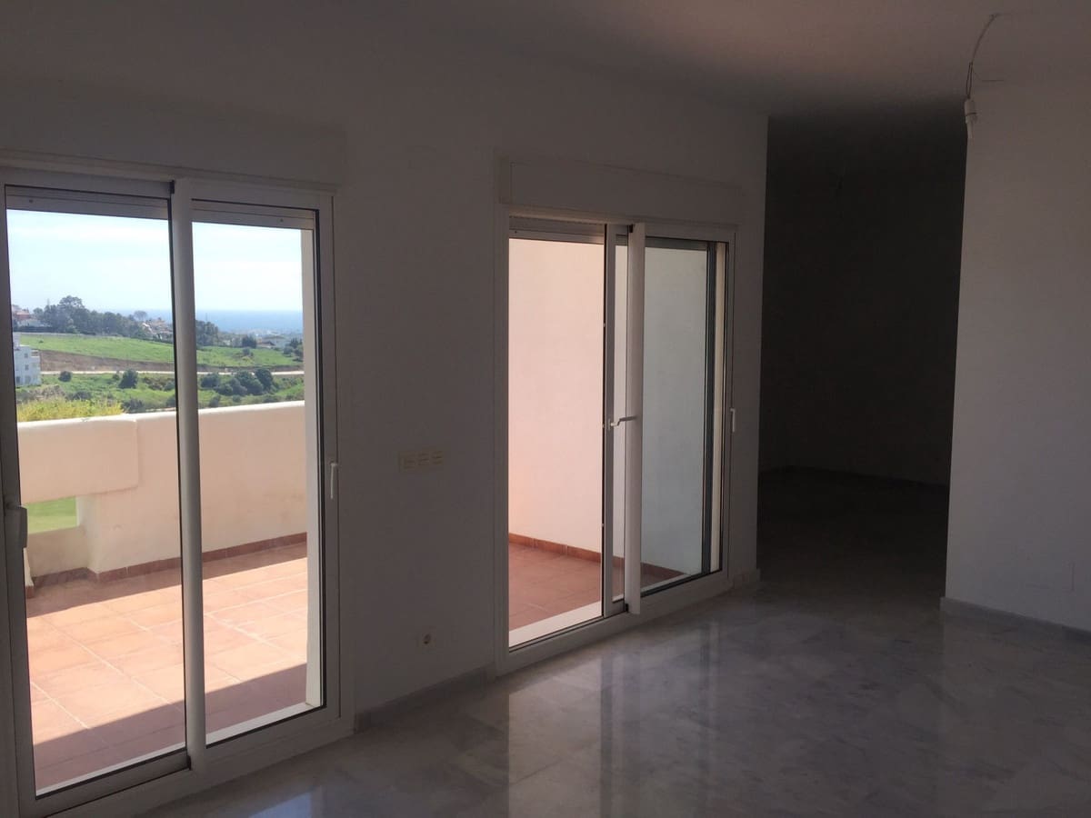 4 Zimmer Apartment zu verkaufen in Estepona mit Pool Garage - 420.000 € (Ref: 9737160)