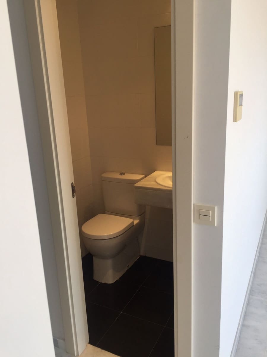 4 Zimmer Apartment zu verkaufen in Estepona mit Pool Garage - 420.000 € (Ref: 9737160)