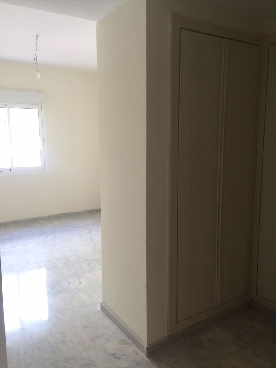 4 Zimmer Apartment zu verkaufen in Estepona mit Pool Garage - 420.000 € (Ref: 9737160)