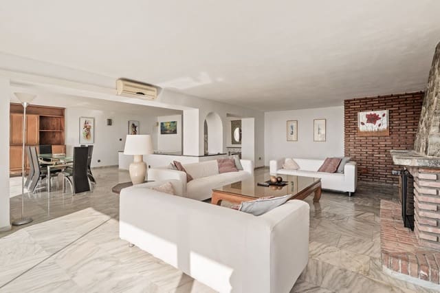 Apartamento de 2 habitaciones en Torremolinos en venta con garaje - 930.000 € (Ref: 9737171)