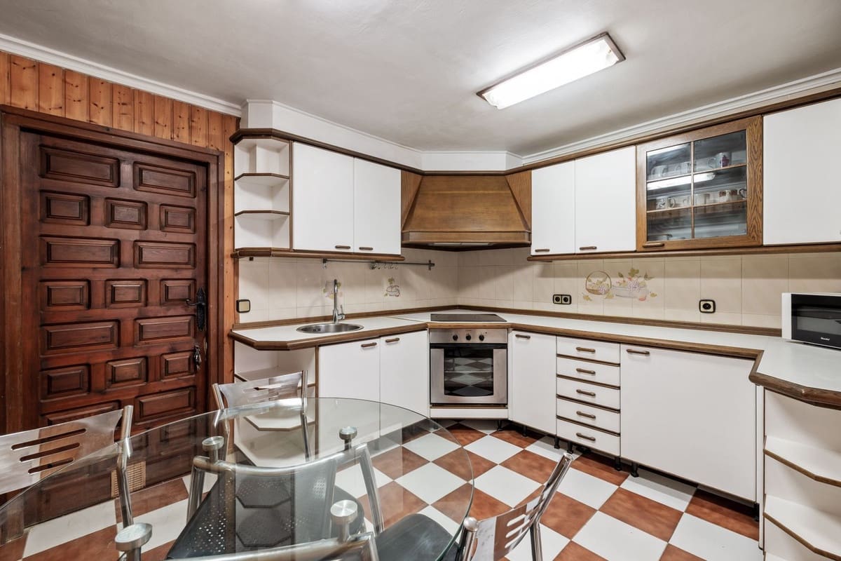 Apartamento de 2 habitaciones en Torremolinos en venta con garaje - 930.000 € (Ref: 9737171)