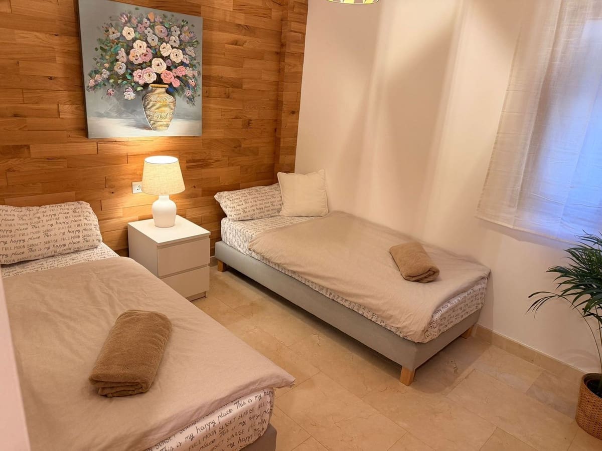 2 bedroom Apartment for sale in El Paraiso with pool garage - € 650,000 (Ref: 9737177)