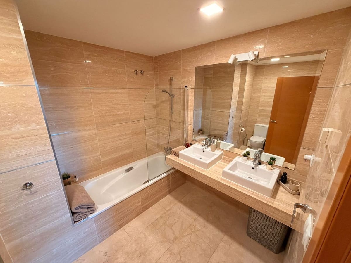 2 bedroom Apartment for sale in El Paraiso with pool garage - € 650,000 (Ref: 9737177)