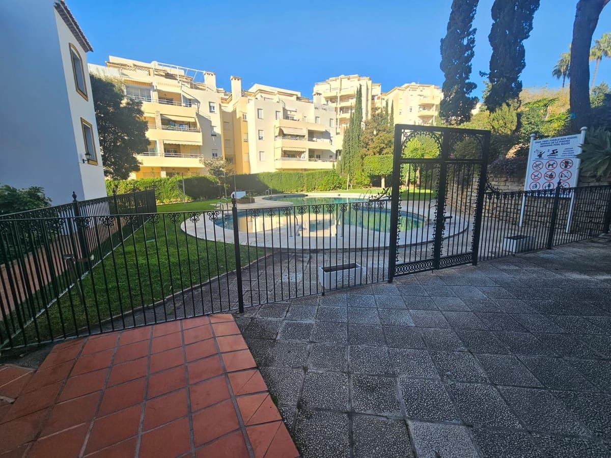 1 soverom Leilighet til salgs i Riviera del Sol med svømmebasseng - € 259 000 (Ref: 9737208)