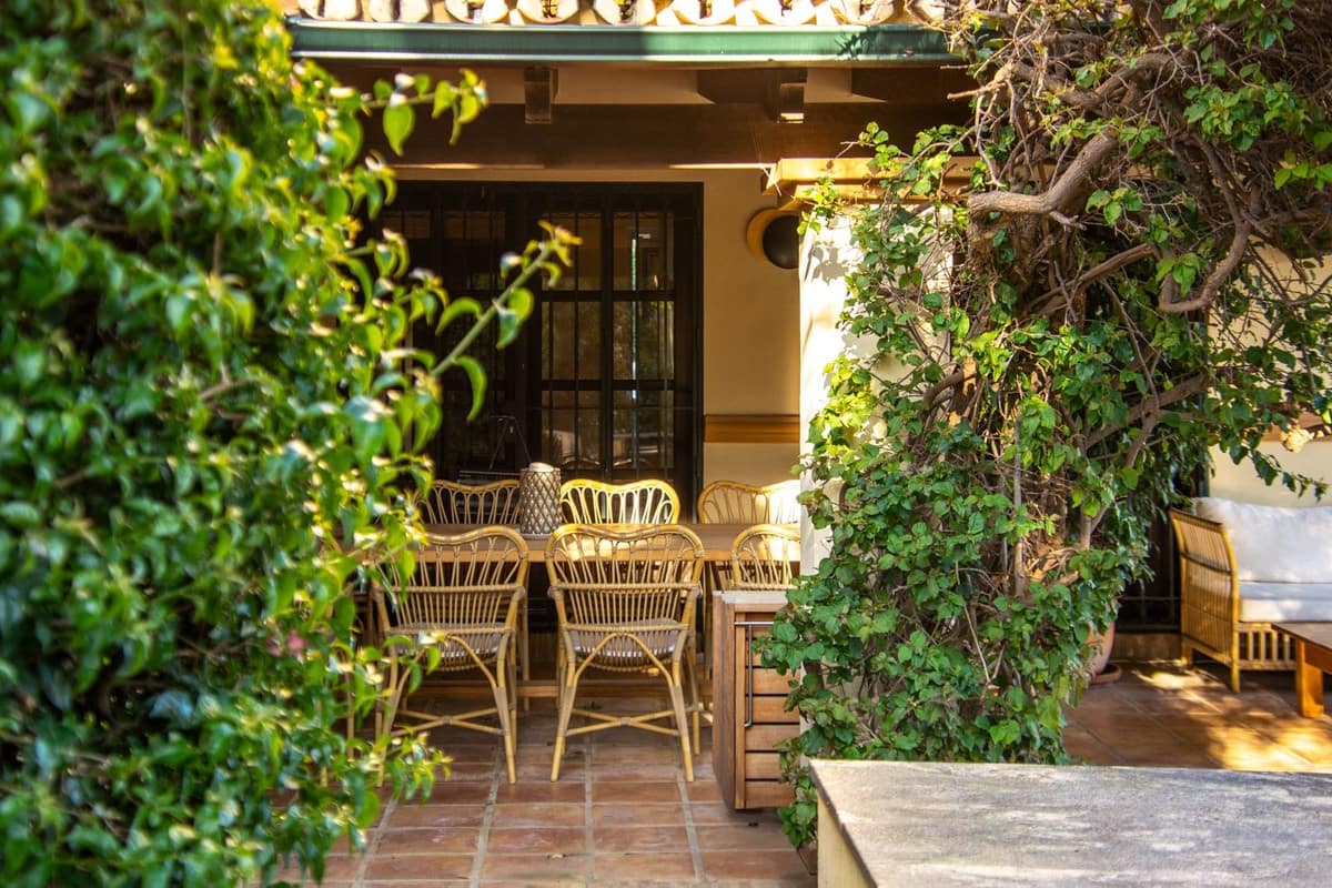 5 bedroom Villa for sale in San Pedro de Alcantara with pool - € 3,450,000 (Ref: 9737239)