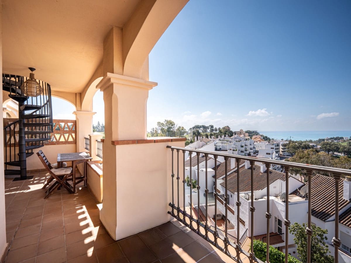 2 bedroom Penthouse for sale in Benalmadena with pool garage - € 525,000 (Ref: 9737240)