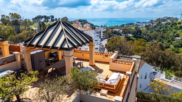 2 bedroom Penthouse for sale in Benalmádena with pool garage - € 525,000 (Ref: 9737240)