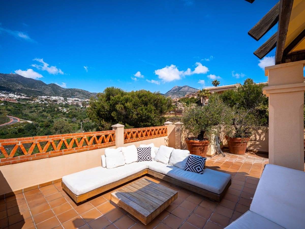 2 bedroom Penthouse for sale in Benalmadena with pool garage - € 525,000 (Ref: 9737240)