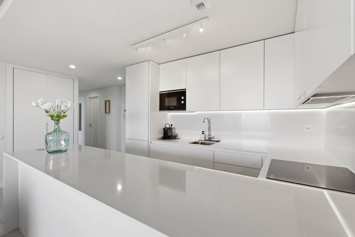 2 Zimmer Apartment zu verkaufen in La Cala de Mijas mit Pool Garage - 469.000 € (Ref: 9747329)