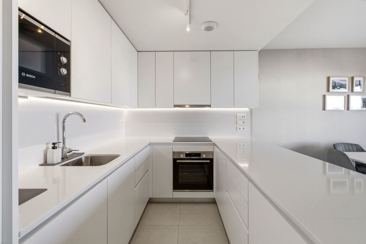 2 Zimmer Apartment zu verkaufen in La Cala de Mijas mit Pool Garage - 469.000 € (Ref: 9747329)