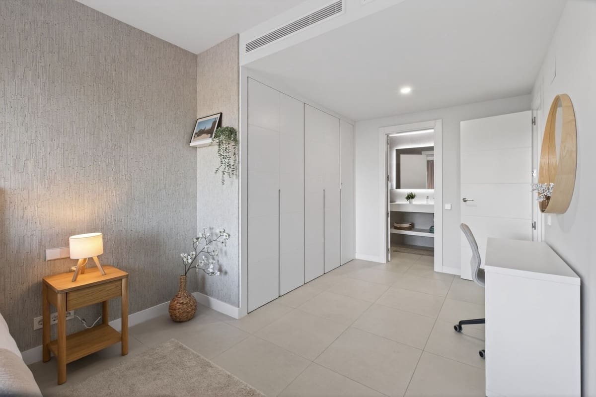 2 Zimmer Apartment zu verkaufen in La Cala de Mijas mit Pool Garage - 469.000 € (Ref: 9747329)