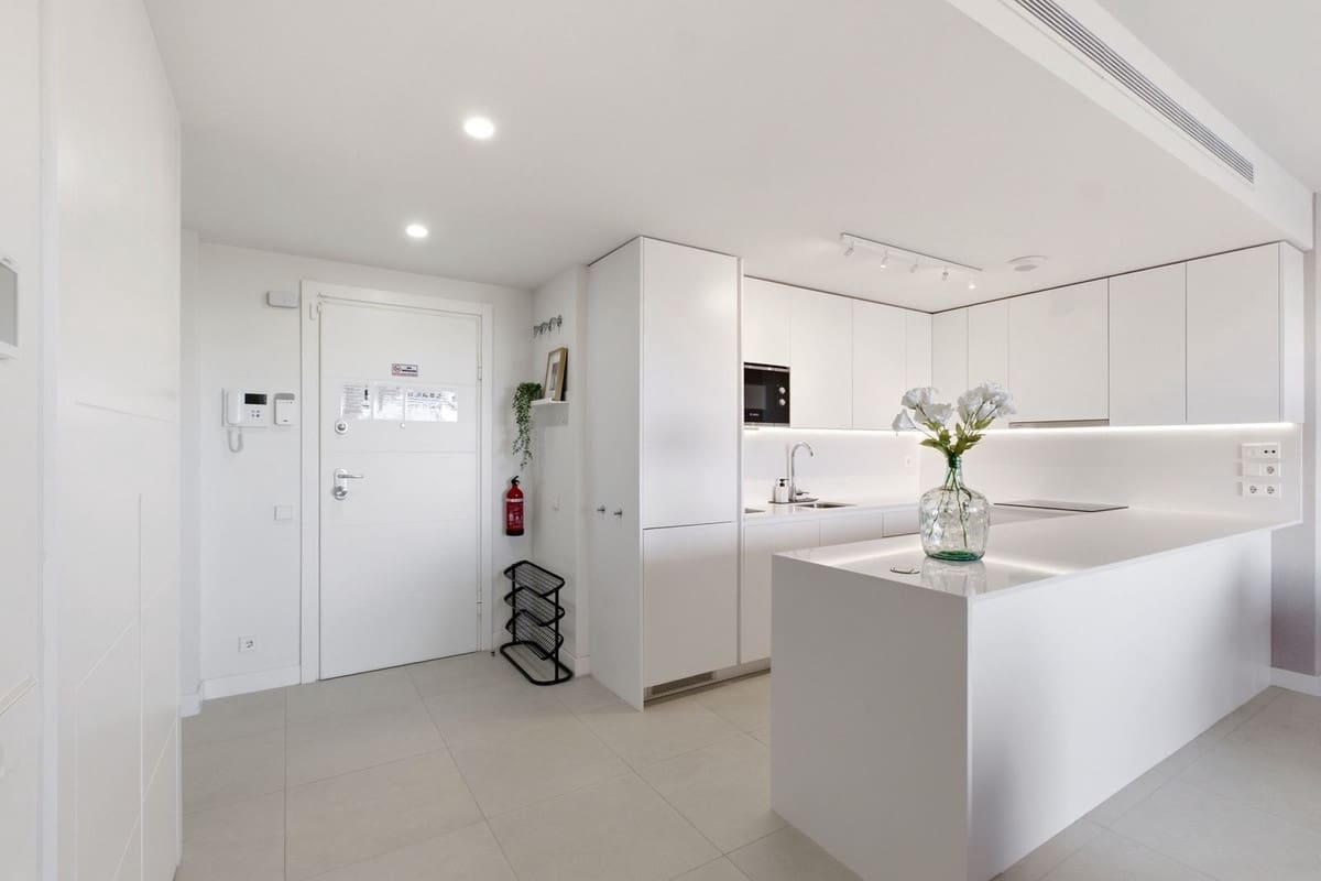 2 Zimmer Apartment zu verkaufen in La Cala de Mijas mit Pool Garage - 469.000 € (Ref: 9747329)