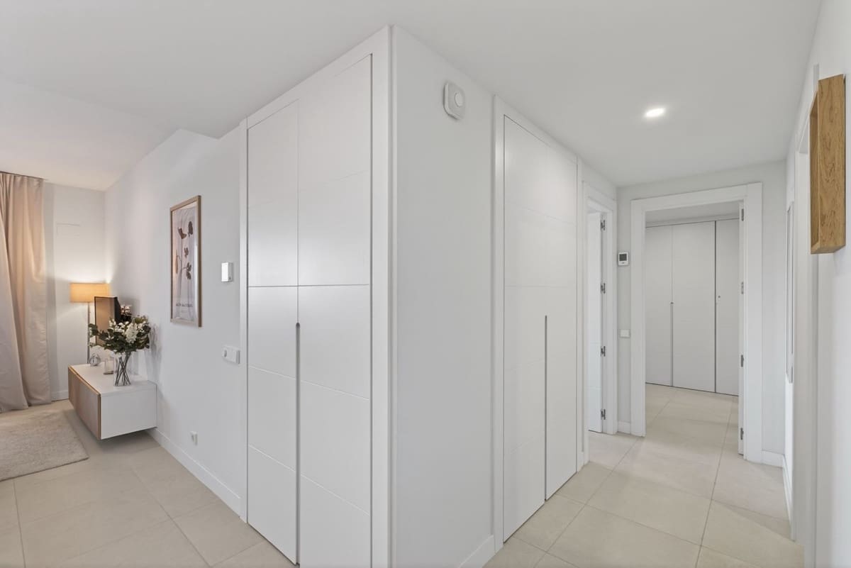 2 Zimmer Apartment zu verkaufen in La Cala de Mijas mit Pool Garage - 469.000 € (Ref: 9747329)