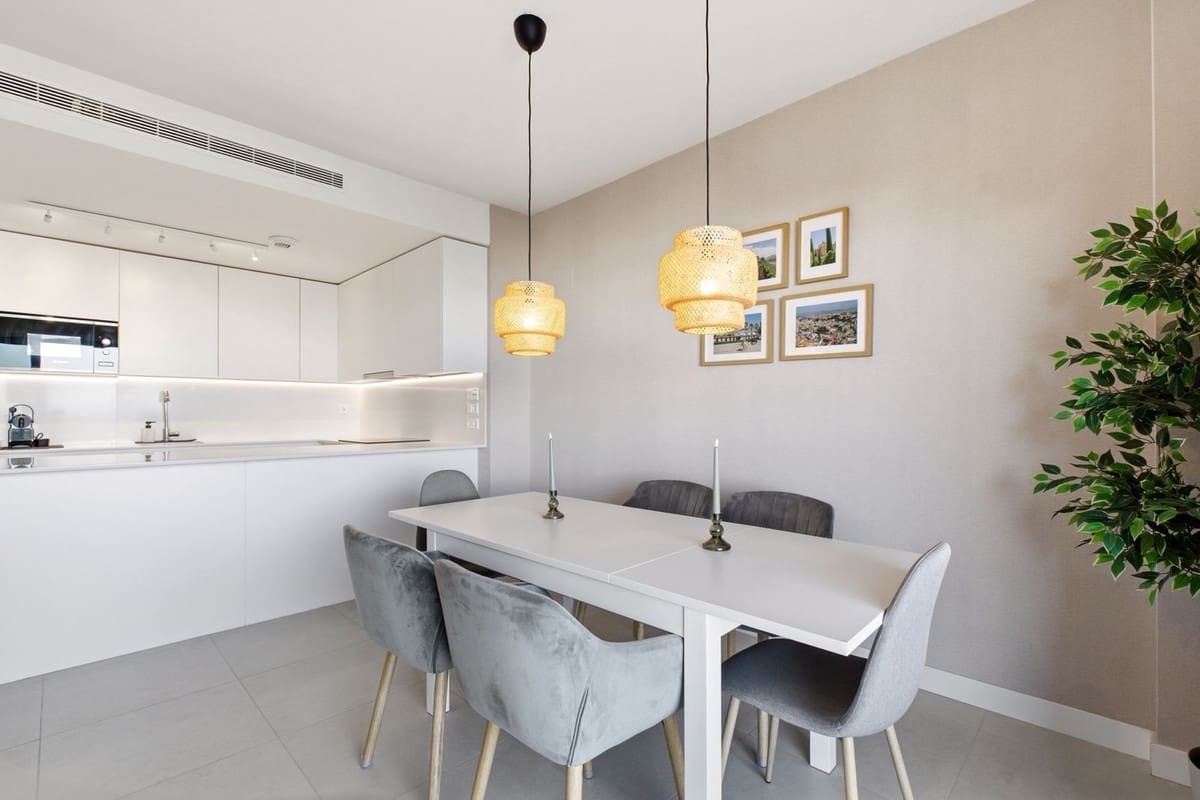 2 Zimmer Apartment zu verkaufen in La Cala de Mijas mit Pool Garage - 469.000 € (Ref: 9747329)