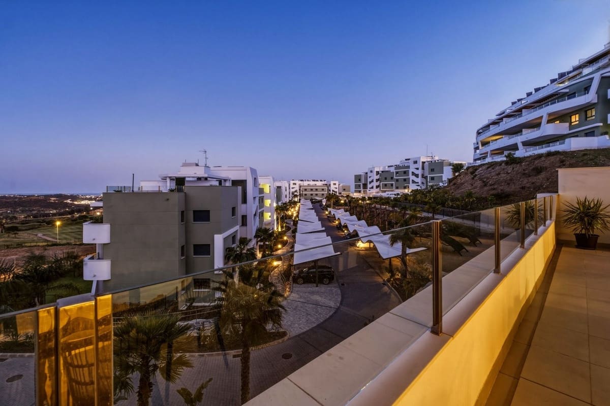 2 Zimmer Apartment zu verkaufen in La Cala de Mijas mit Pool Garage - 469.000 € (Ref: 9747329)