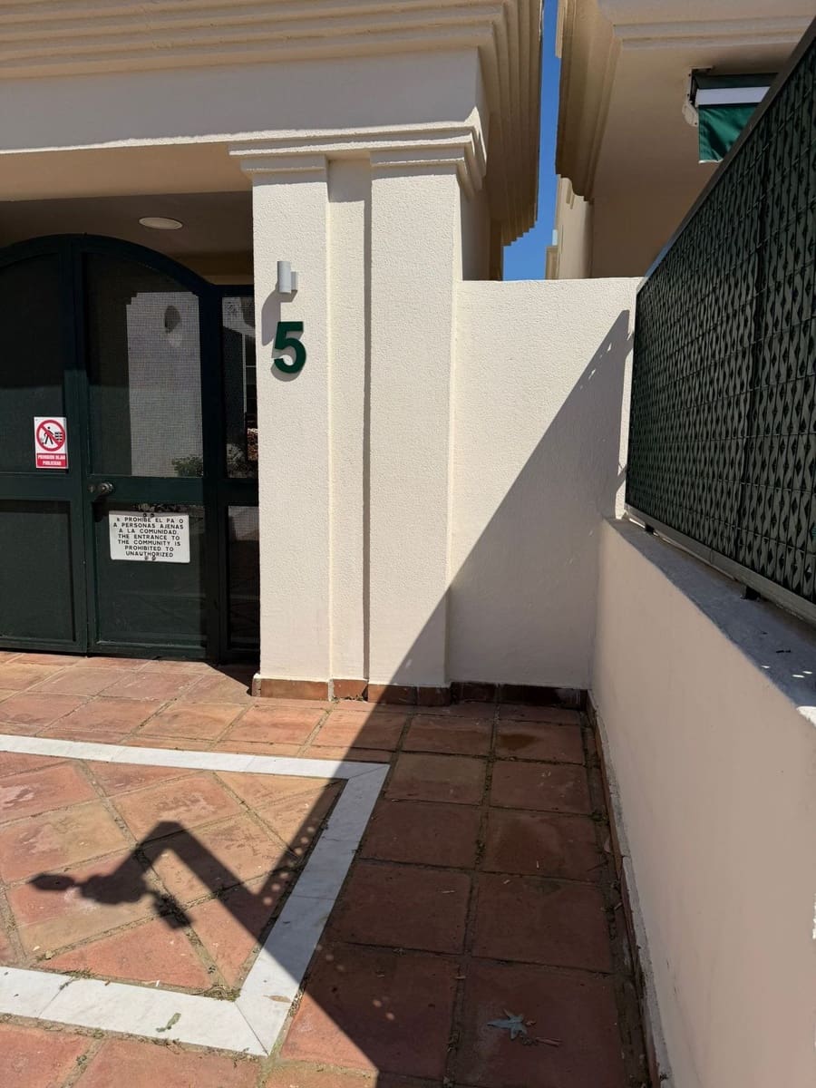 2 makuuhuone Kattohuoneisto myytävänä paikassa Puerto Banus mukana uima-altaan 
autotalli - 500 000 € (Ref: 9747337)