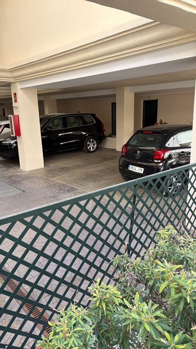 2 makuuhuone Kattohuoneisto myytävänä paikassa Puerto Banus mukana uima-altaan 
autotalli - 500 000 € (Ref: 9747337)