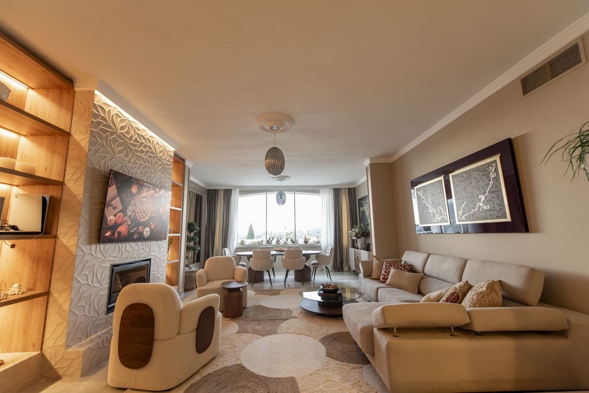 3 bedroom Townhouse for sale in Nueva Andalucia with pool - € 1,550,000 (Ref: 9747347)