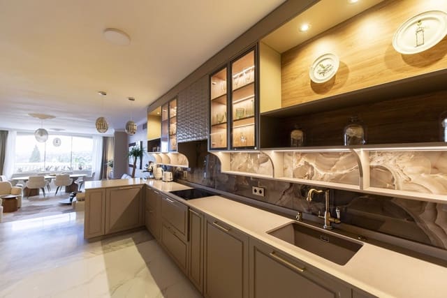 3 soverom Hus til salgs i Nueva Andalucia, Marbella med svømmebasseng - € 1 550 000 (Ref: 9747347)