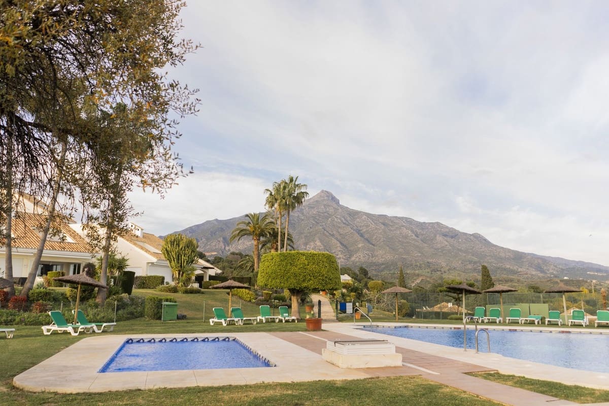 3 bedroom Townhouse for sale in Nueva Andalucia with pool - € 1,550,000 (Ref: 9747347)
