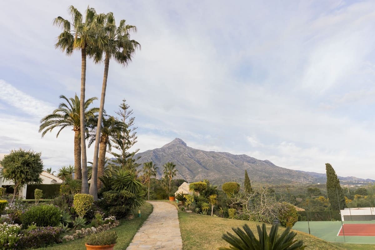 3 bedroom Townhouse for sale in Nueva Andalucia with pool - € 1,550,000 (Ref: 9747347)