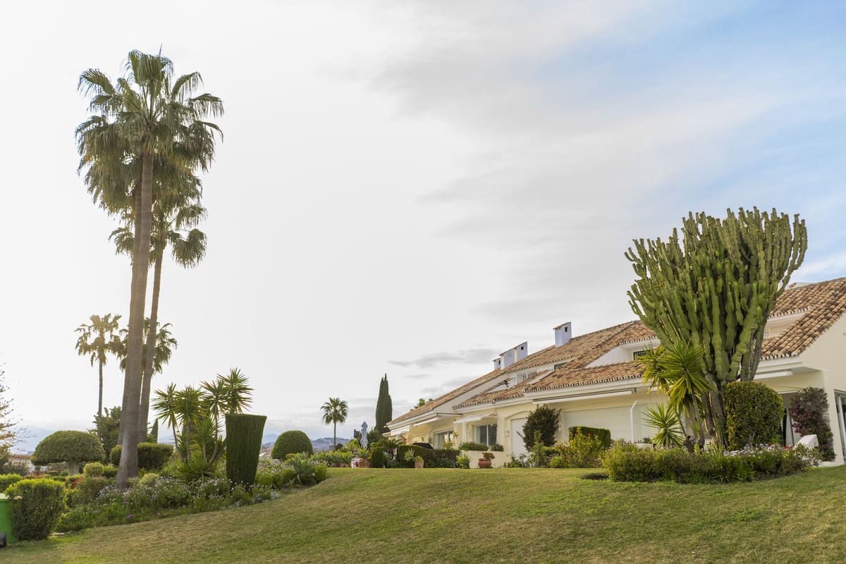 3 bedroom Townhouse for sale in Nueva Andalucia with pool - € 1,550,000 (Ref: 9747347)