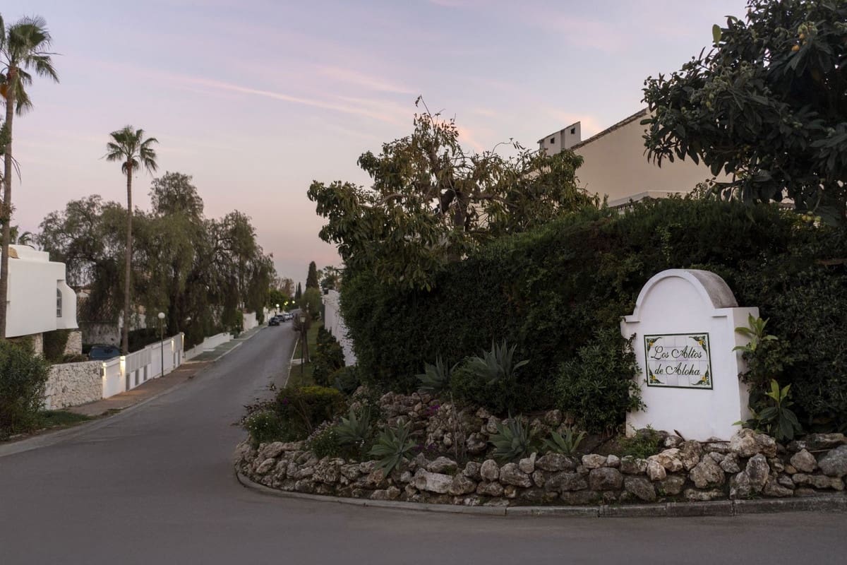 3 bedroom Townhouse for sale in Nueva Andalucia with pool - € 1,550,000 (Ref: 9747347)