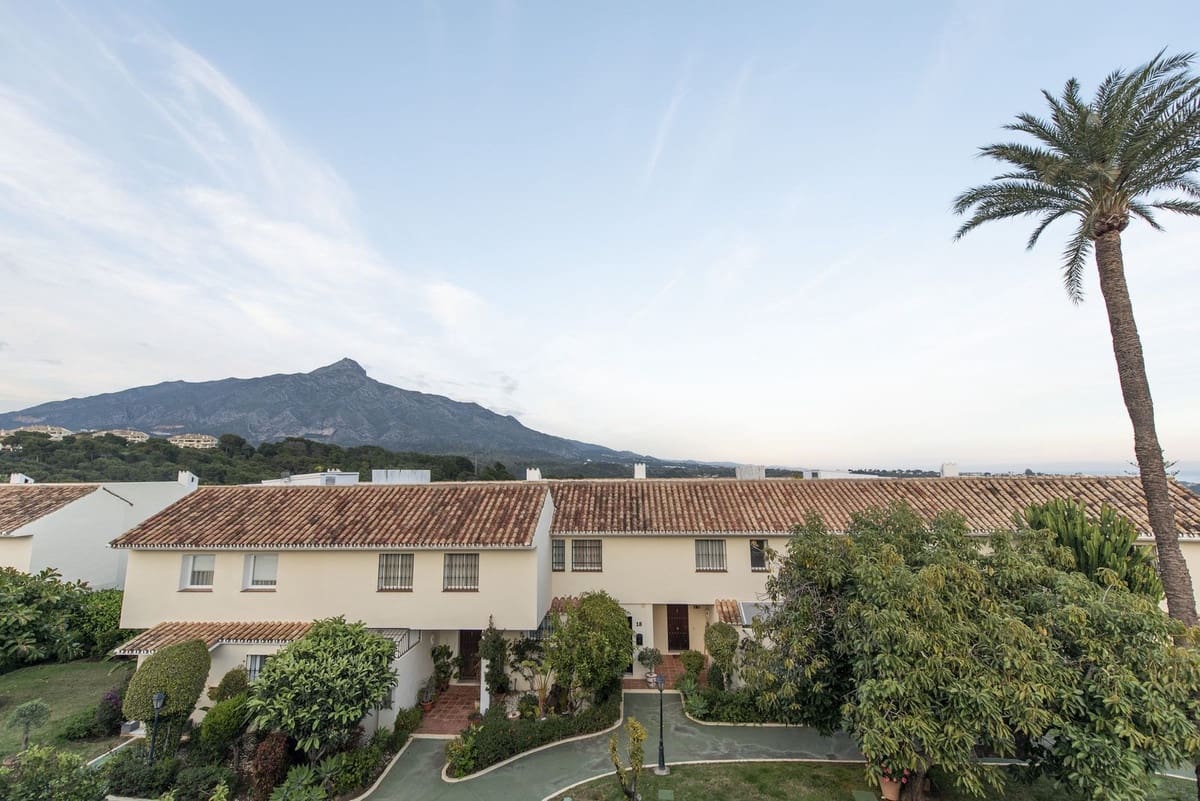 3 bedroom Townhouse for sale in Nueva Andalucia with pool - € 1,550,000 (Ref: 9747347)