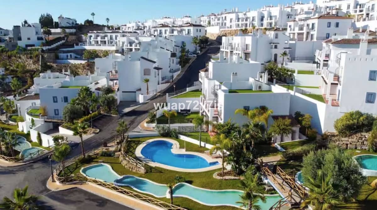 3 bedroom Apartment for sale in Benahavis with pool garage - € 550,000 (Ref: 9747349)