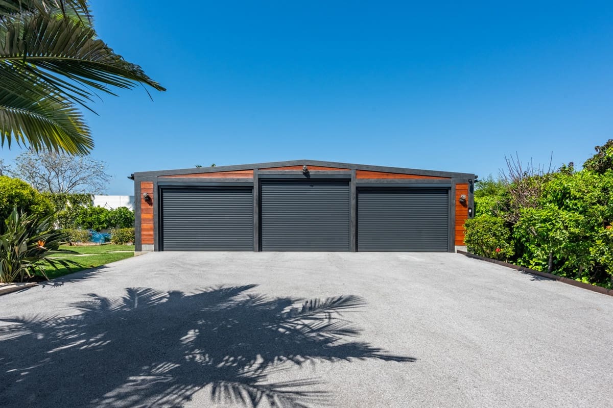 4 bedroom Villa for sale in San Pedro de Alcantara with pool garage - € 5,850,000 (Ref: 9747351)