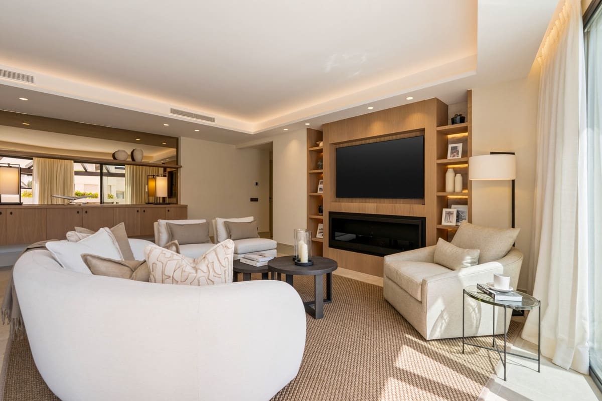 3 soverom Leilighet til salgs i Golden Mile med svømmebasseng garasje - € 1 525 000 (Ref: 9747353)