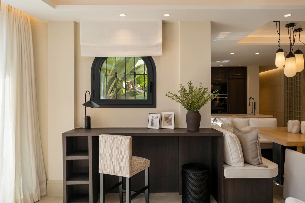 3 soverom Leilighet til salgs i Golden Mile med svømmebasseng garasje - € 1 525 000 (Ref: 9747353)